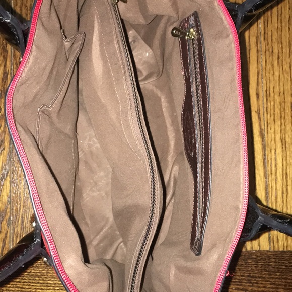 Combo Deal Vessla Red Leather Bag & Patent Wallet - Picture 8 of 16